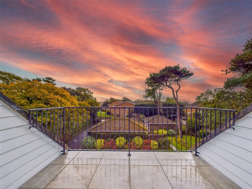 Wortley Road, Highcliffe, Christchurch, Dorset, BH23 5DT
