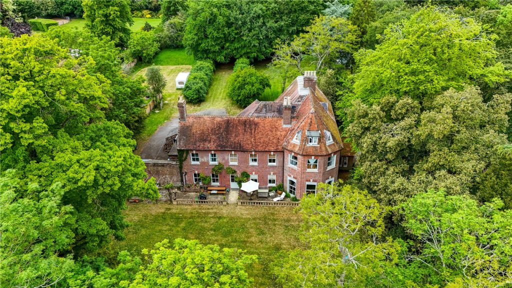 Sopley, Christchurch, Dorset, BH23 7AZ