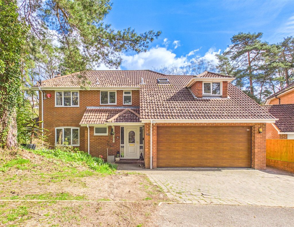 Stibbs Way, Bransgore, Christchurch, Dorset, BH23 8HG