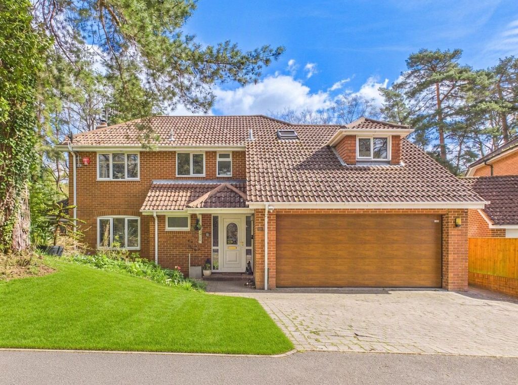 Stibbs Way, Bransgore, Christchurch, Dorset, BH23 8HG