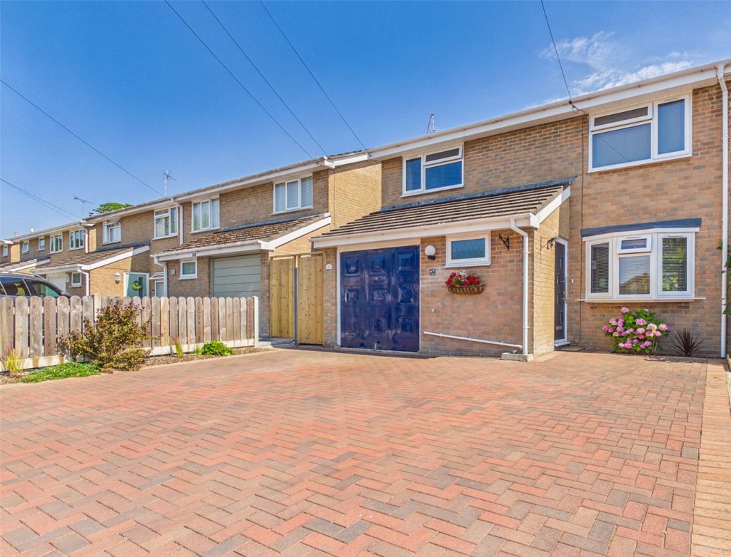 Pear Tree Close, Bransgore, Christchurch, Dorset, BH23 8NH