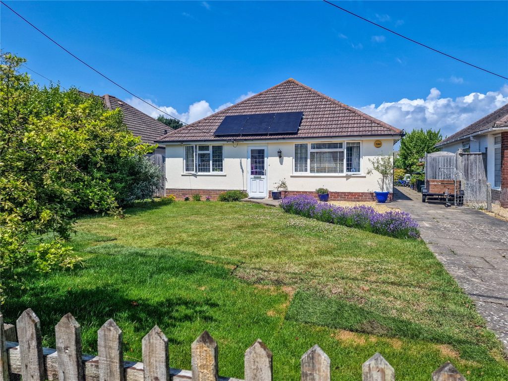 Carlton Avenue, Barton on Sea, New Milton, Hampshire, BH25 7PS