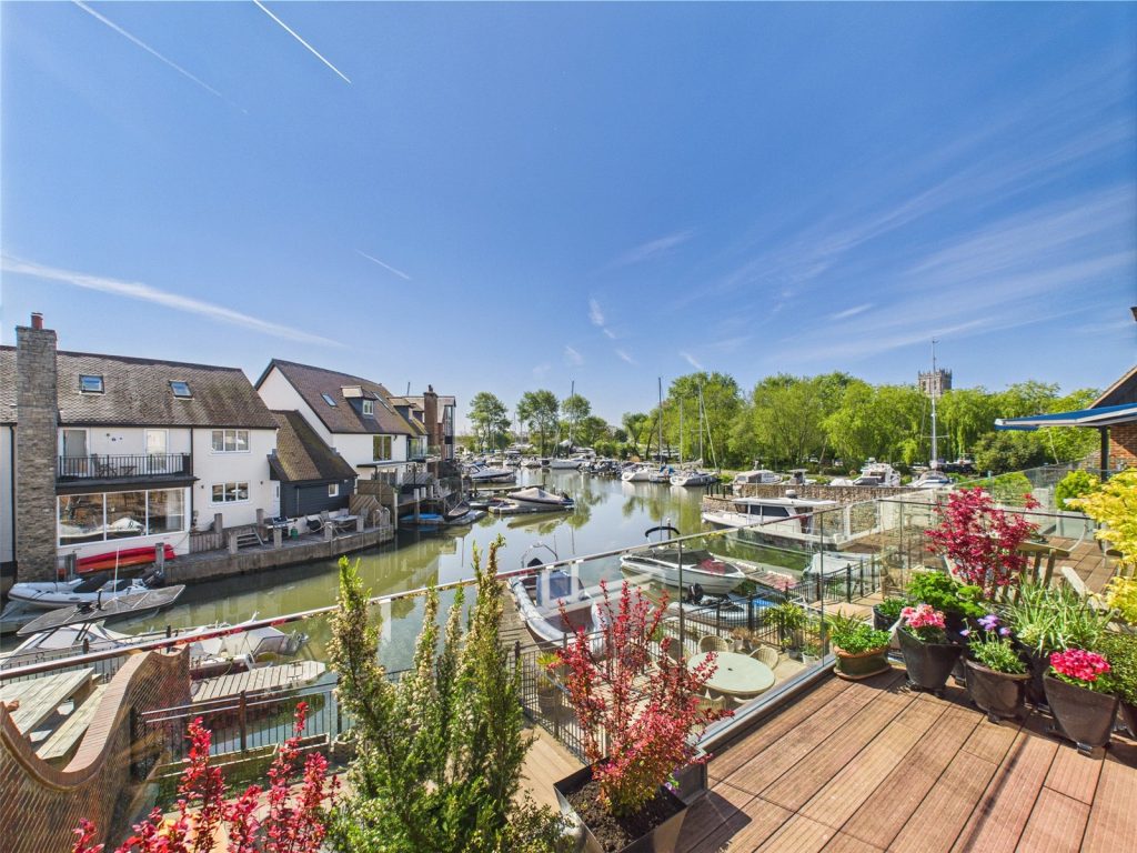 Rossiters Quay, Bridge Street, Christchurch, Dorset, BH23 1DZ