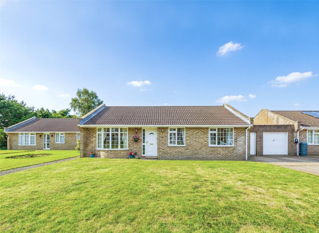 Burtoncroft, Burton, Christchurch, Dorset, BH23 7HW