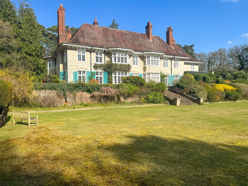 Burley Road, Bransgore, Christchurch, Dorset, BH23 8DA