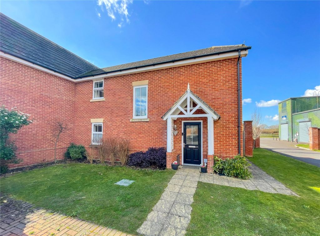 Arnwood Drive, Bransgore, Christchurch, Dorset, BH23 8FH