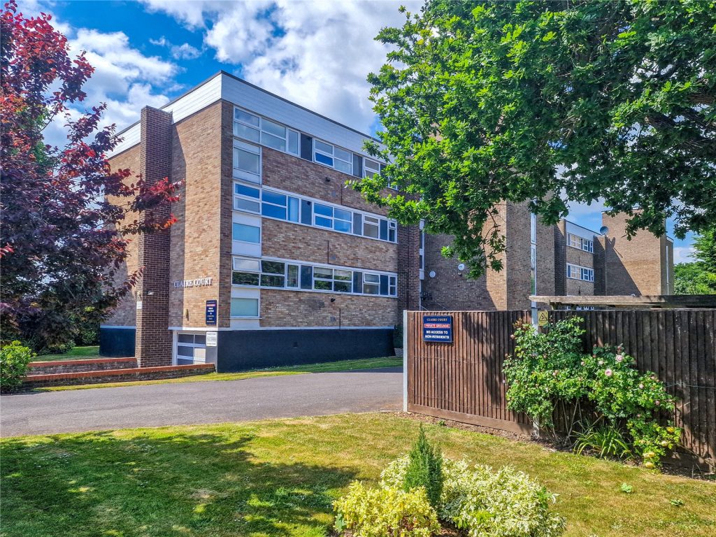 Lymington Road, Highcliffe, Christchurch, Dorset, BH23 5DZ
