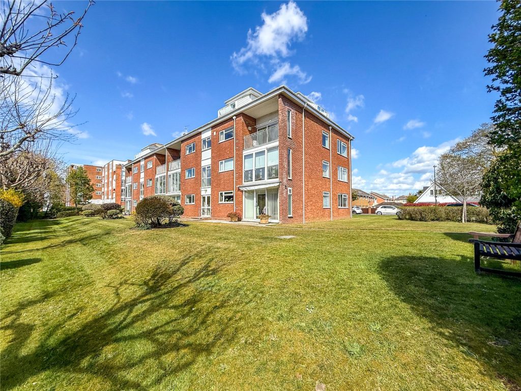Fairway Drive, Christchurch, Dorset, BH23 1JX