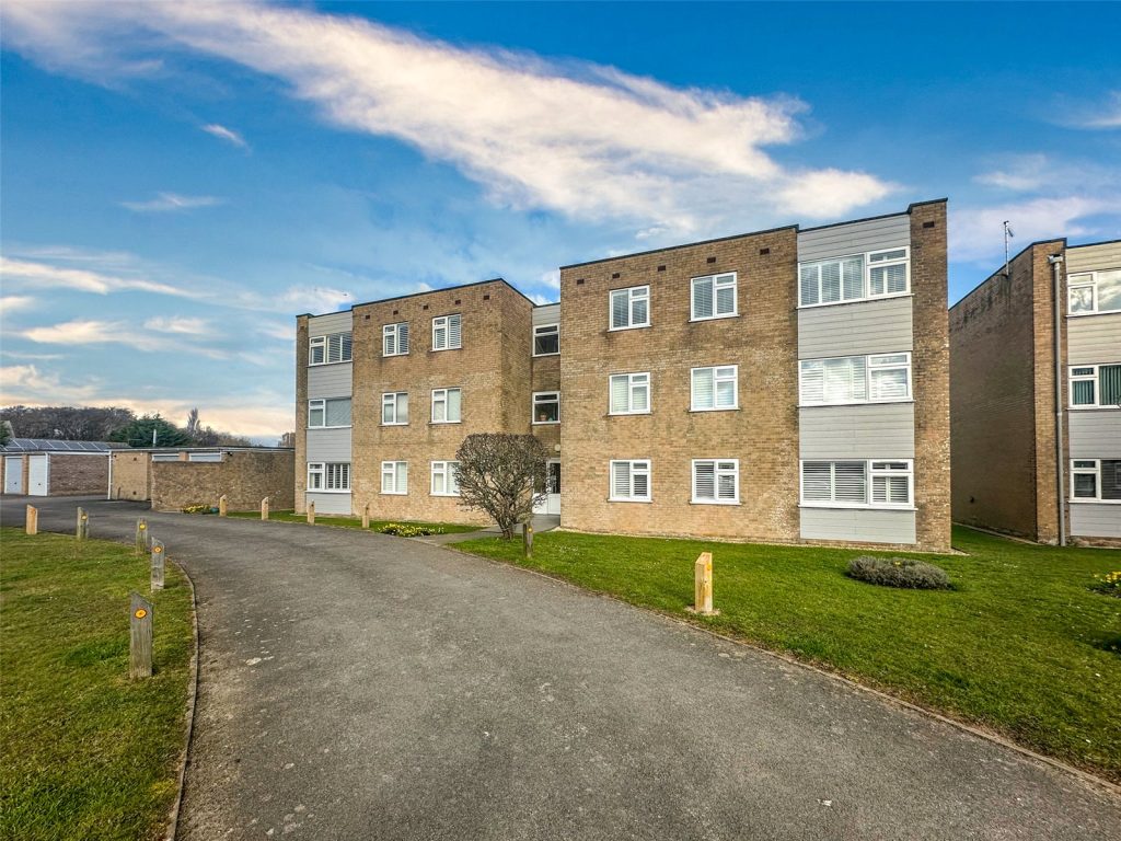 Rodney Drive, Christchurch, Dorset, BH23 3JG