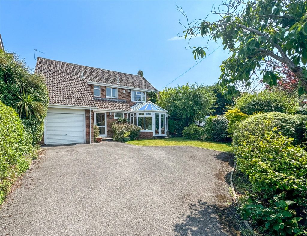 Betsy Lane, Bransgore, Christchurch, Dorset, BH23 8AQ