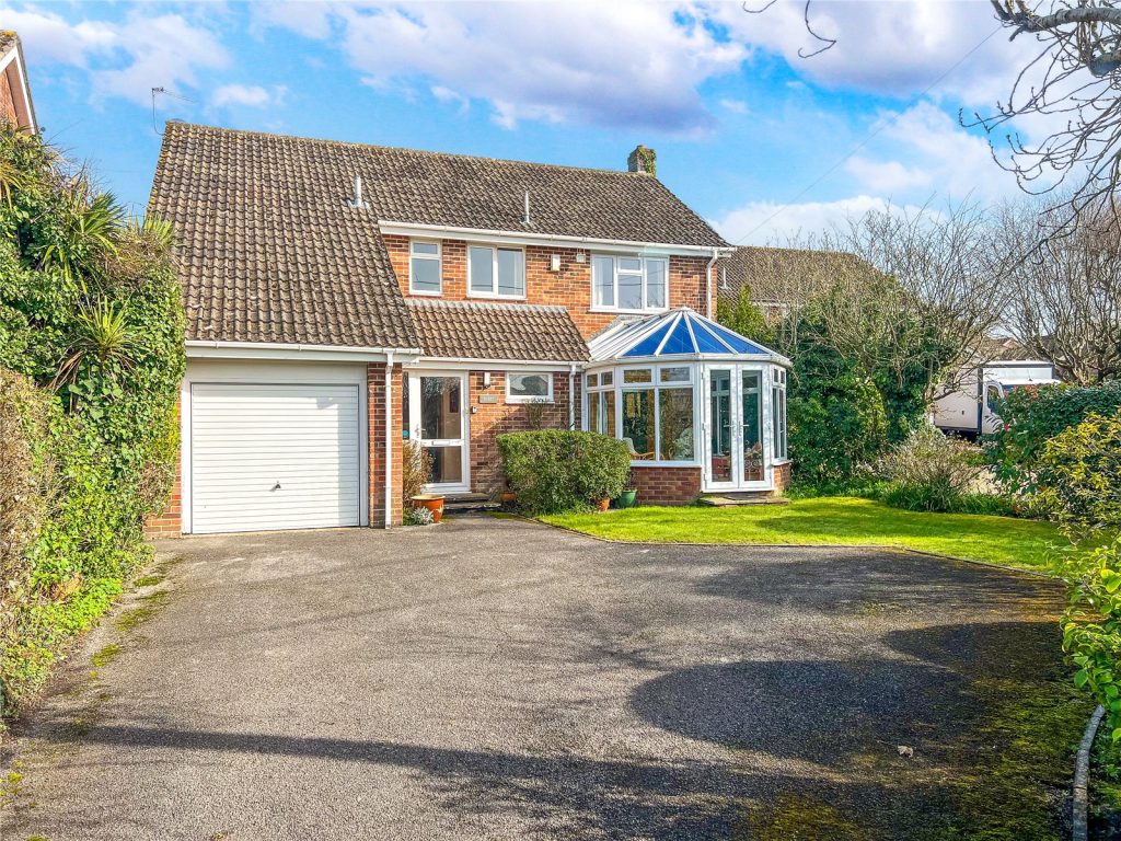 Betsy Lane, Bransgore, Christchurch, Dorset, BH23 8AQ