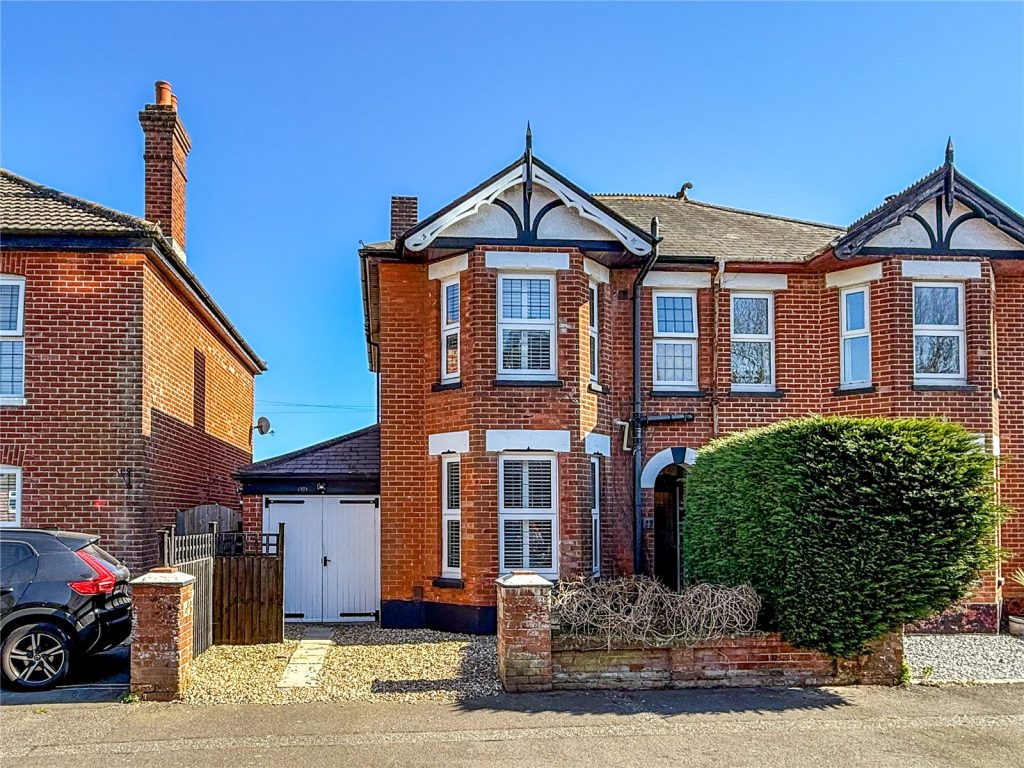 Scotts Hill Lane, Purewell, Christchurch, Dorset, BH23 1HG
