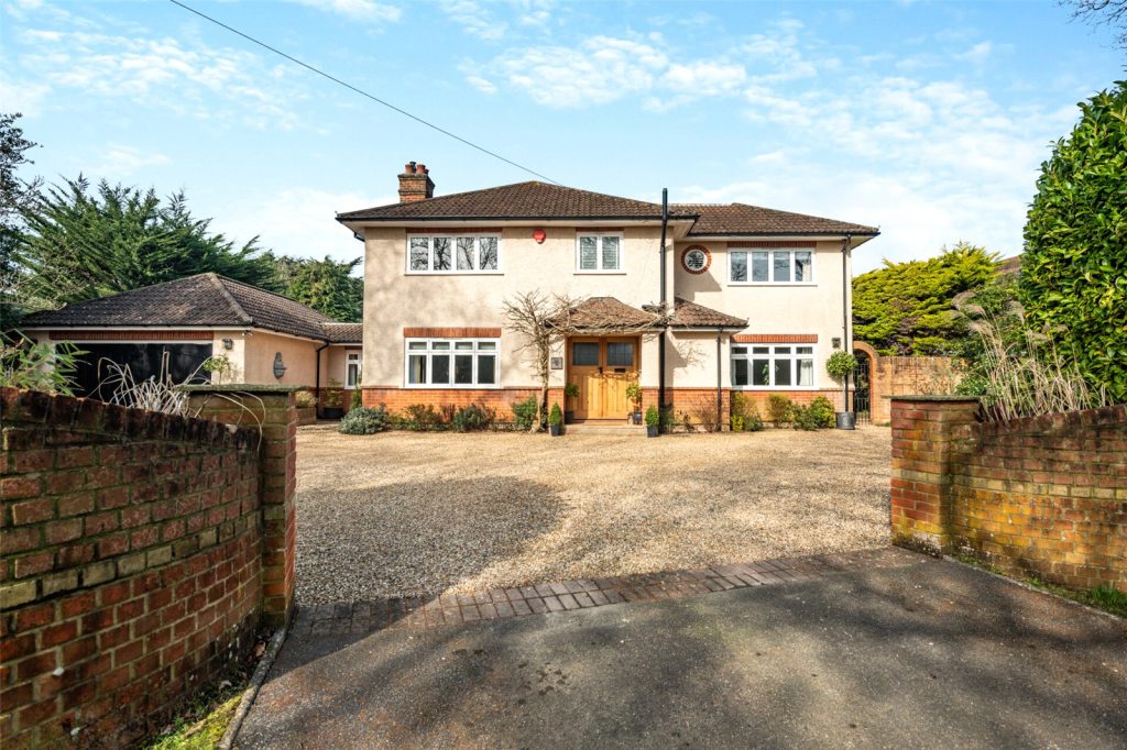 Chewton Farm Road, Walkford, Christchurch, Dorset, BH23 5QN