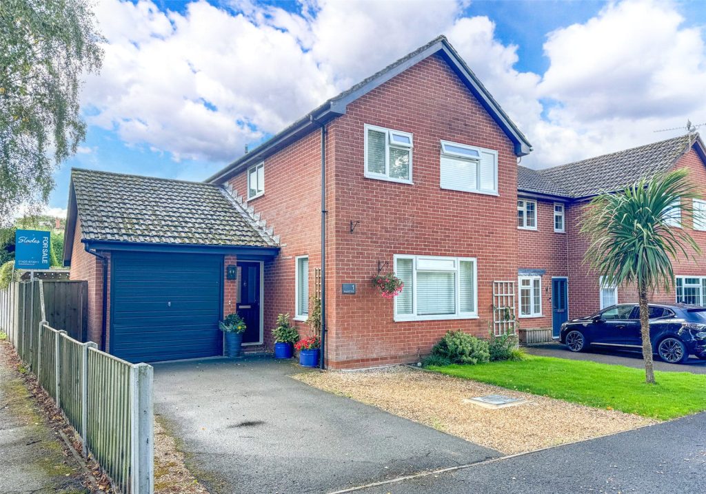 Rosehill Drive, Bransgore, Christchurch, Dorset, BH23 8NL