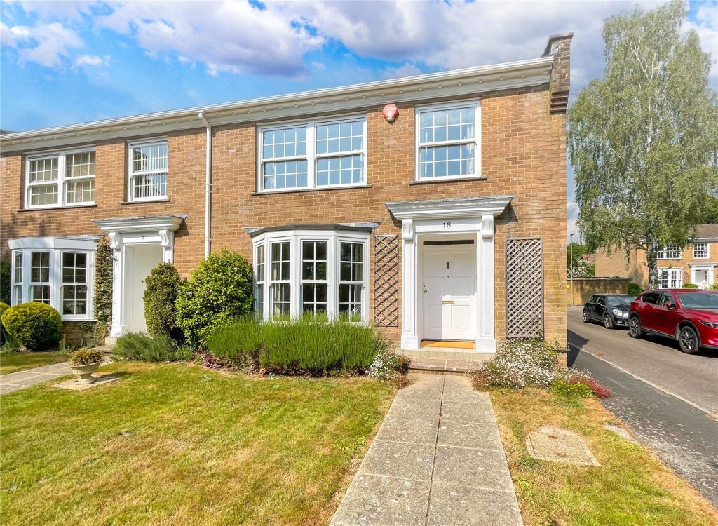 Cranwell Close, Bransgore, Christchurch, Dorset, BH23 8HY
