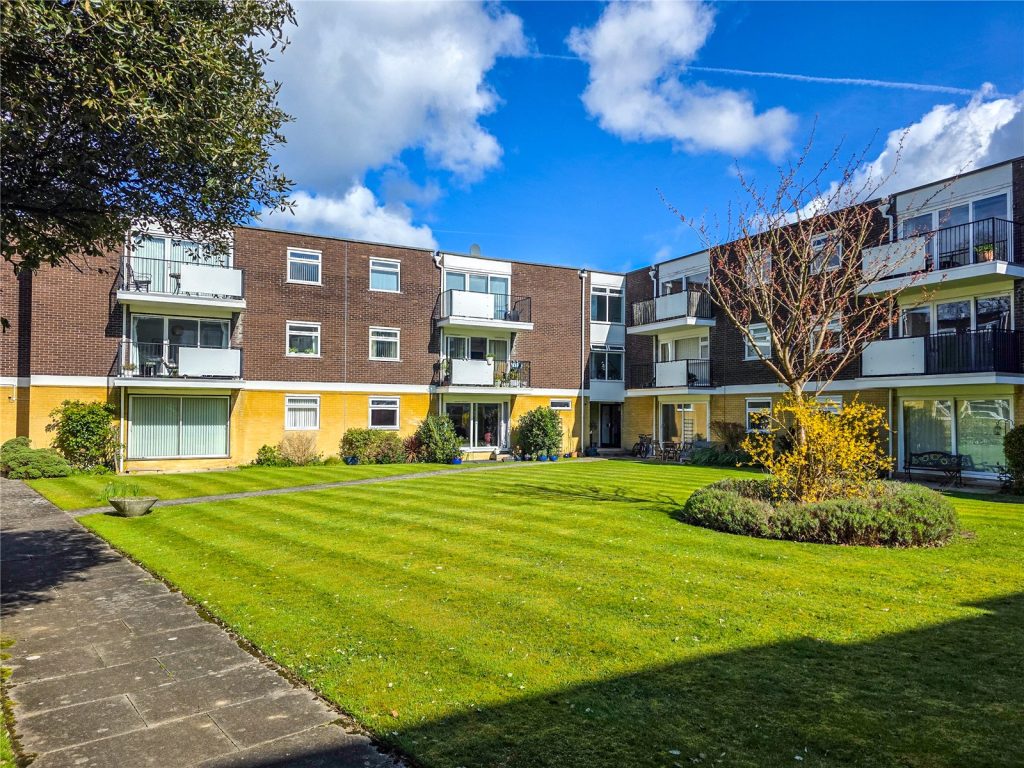 St. Georges Close, Highclilffe, Dorset, BH23 4LN