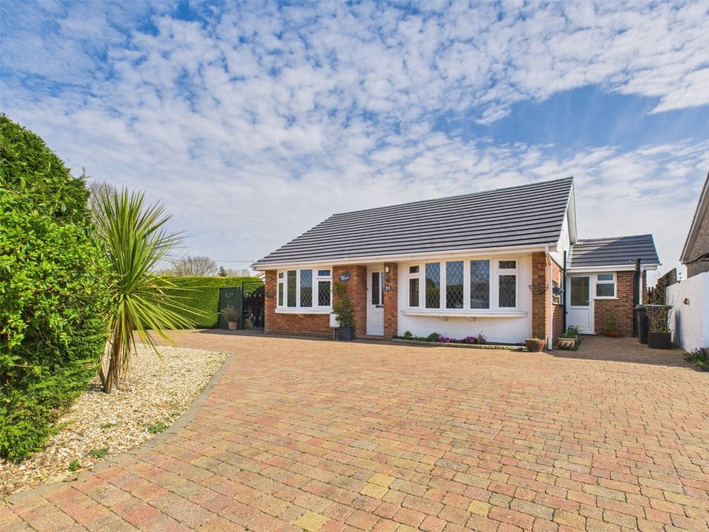 The Meadway, Highcliffe, Dorset, BH23 4NU