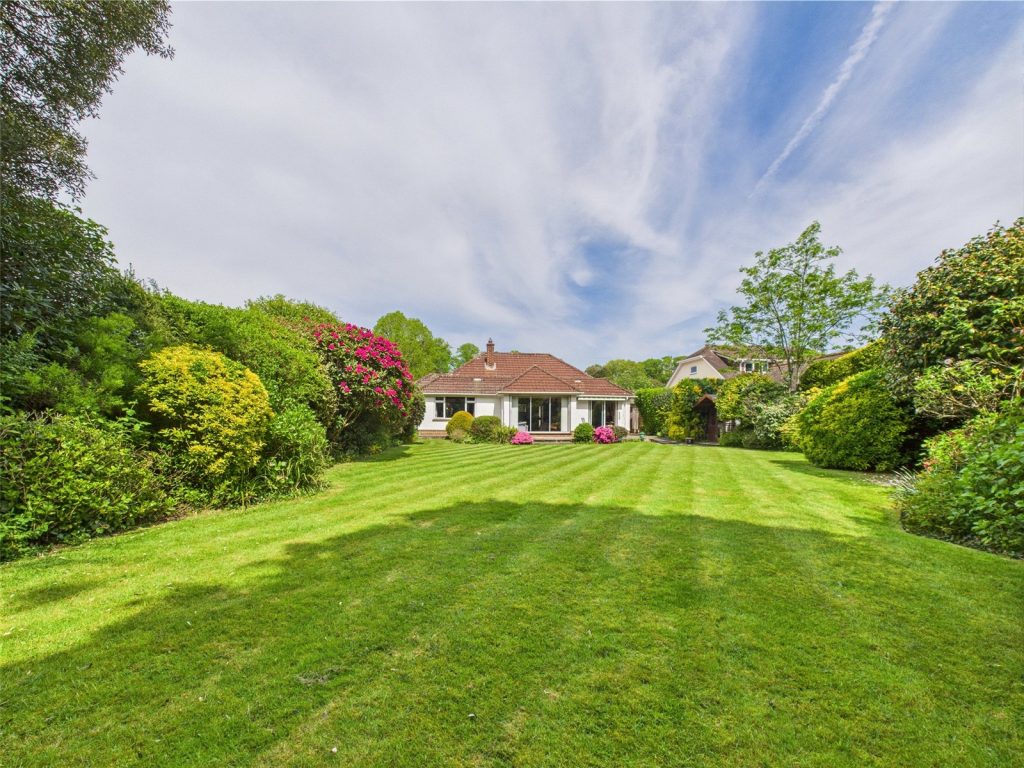 Rothesay Drive, Highcliffe, Christchurch, Dorset, BH23 4LB