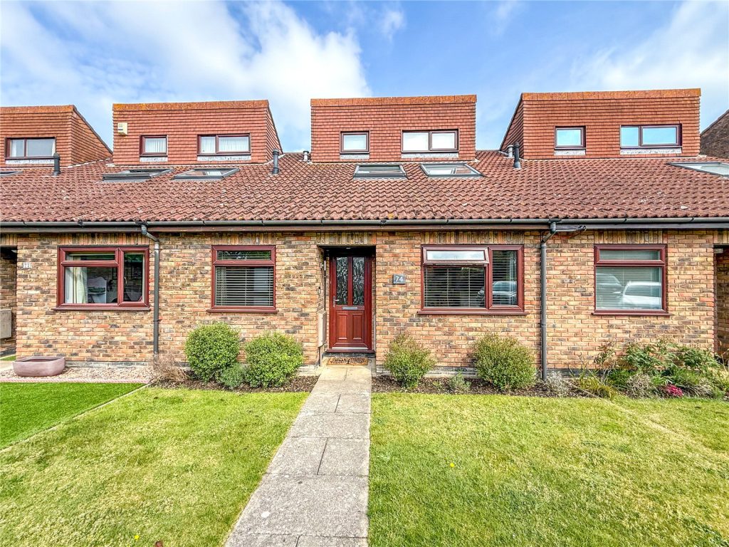 Russell Drive, Christchurch, Dorset, BH23 3TN