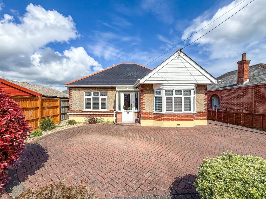 Endfield Road, Christchurch, Dorset, BH23 2HU