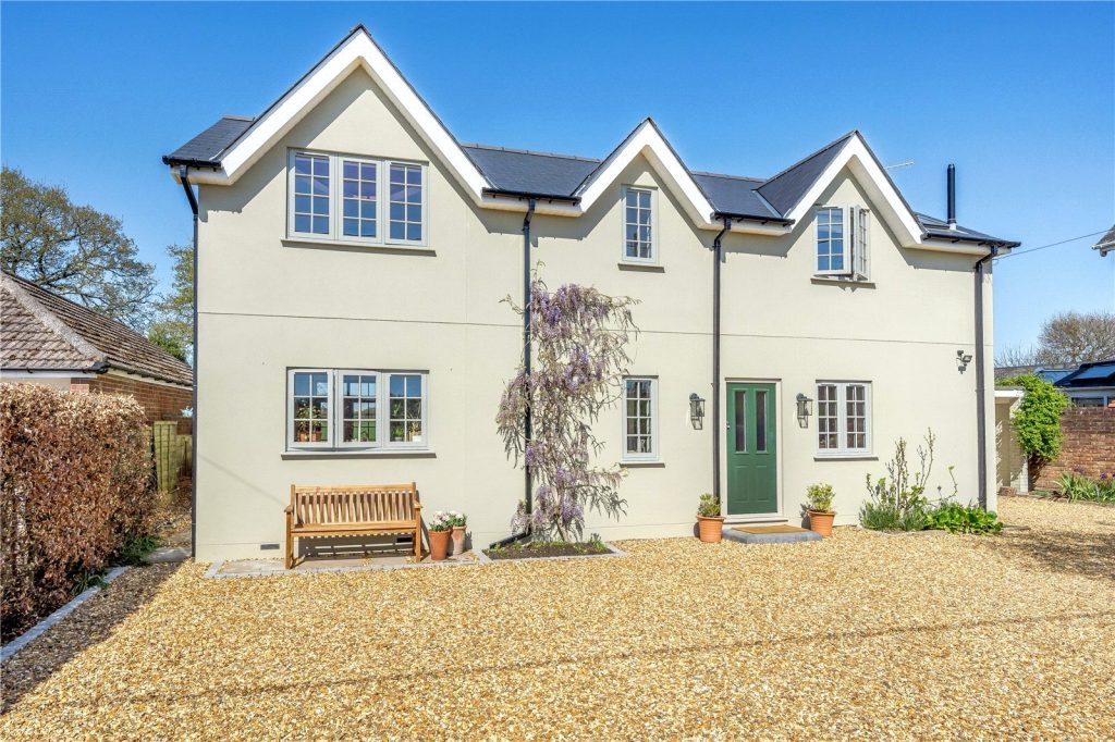 Lyndhurst Road, Bransgore, Christchurch, Dorset, BH23 8JY
