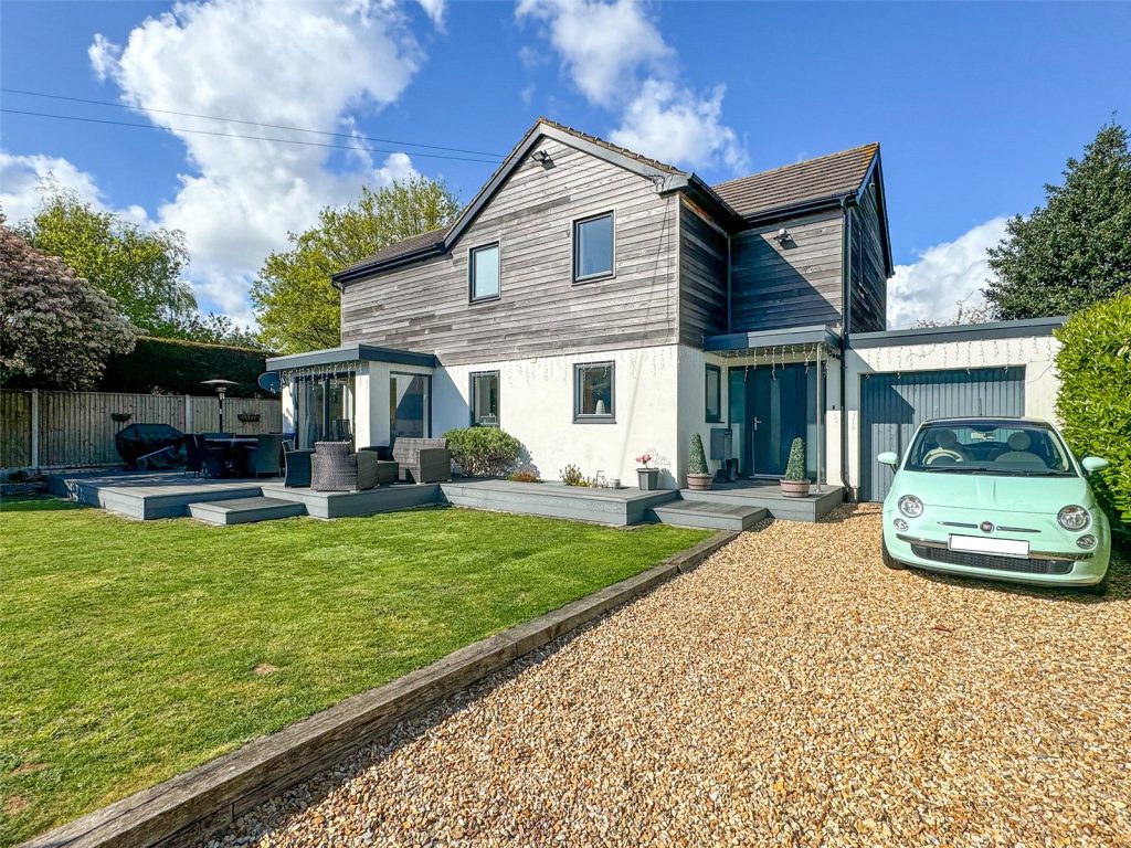 School Road, Thorney Hill, Bransgore, Christchurch, BH23 8DS