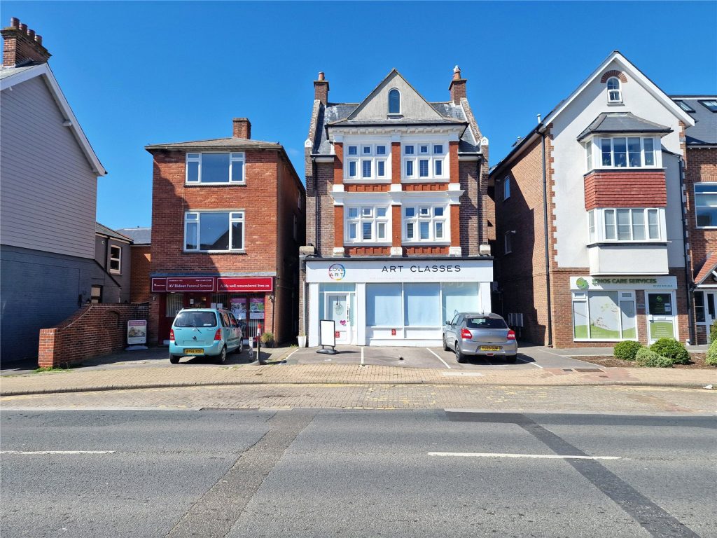 Lymington Road, Highcliffe, Christchurch, Dorset, BH23 5HE