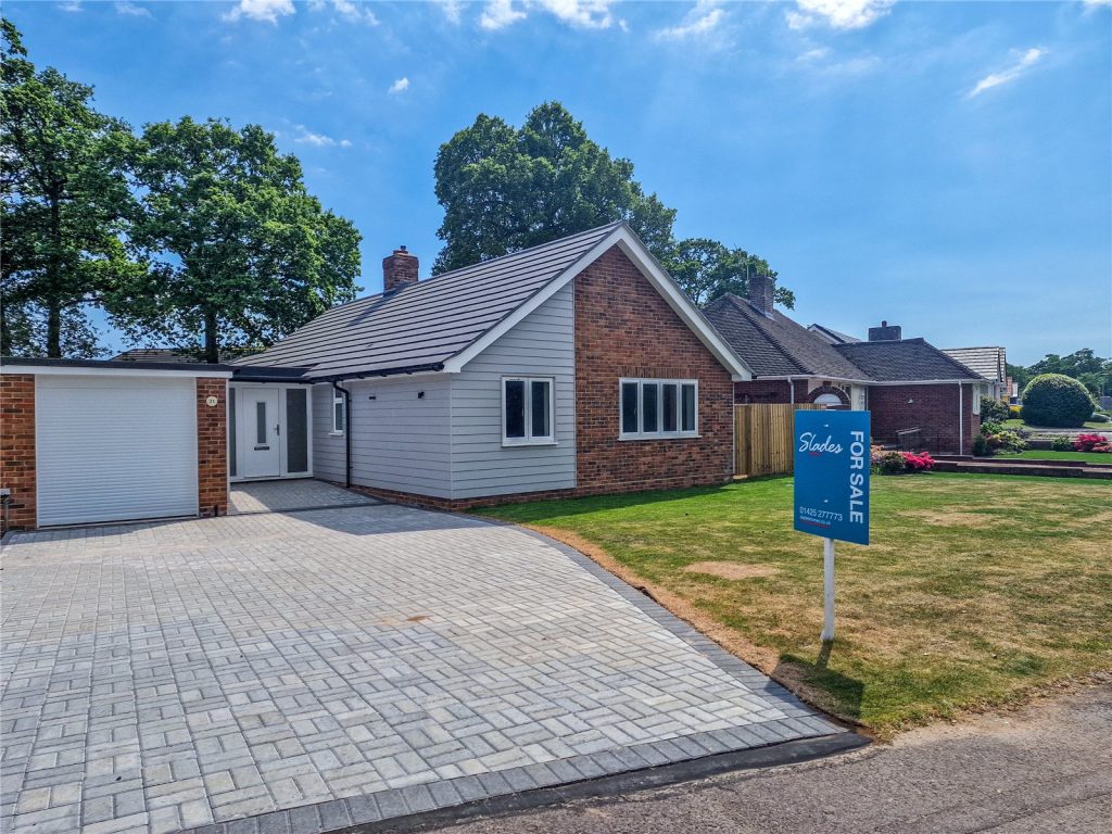 Braemar Drive, Highcliffe, Christchurch, Dorset, BH23 5NN