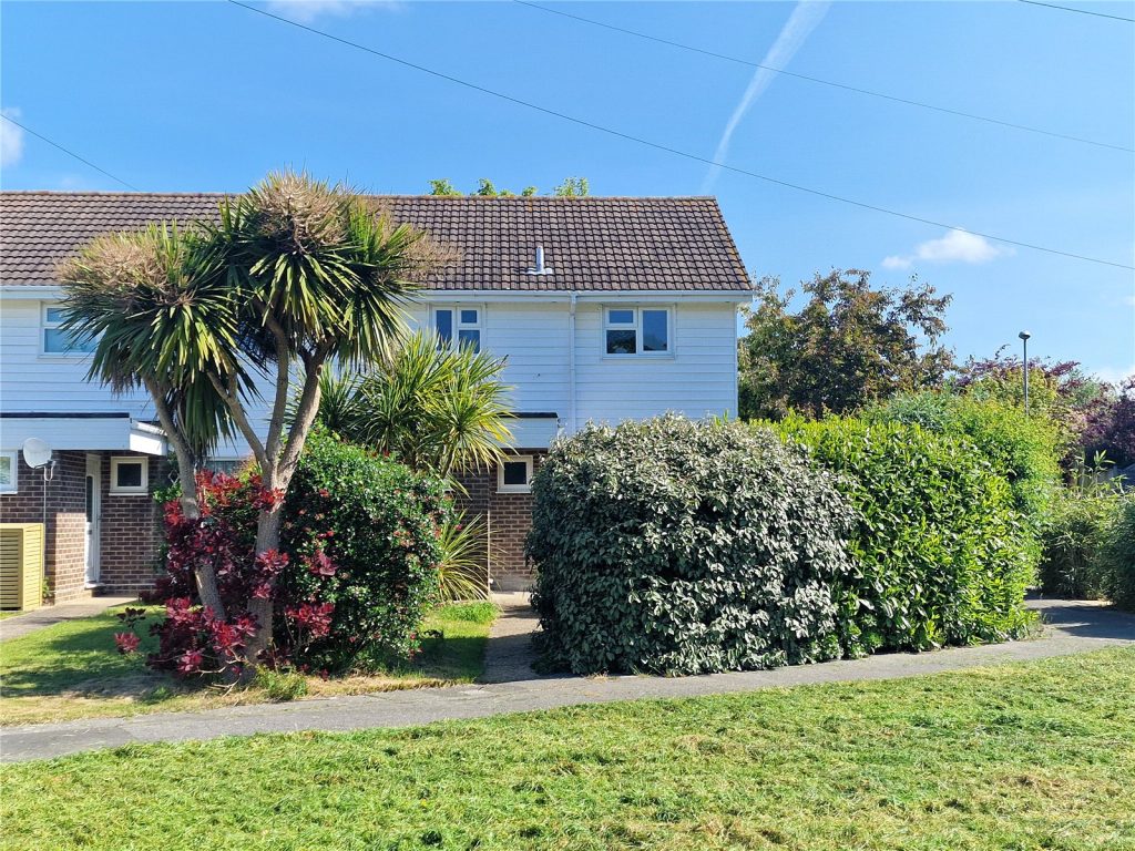 Upper Gordon Road, Highcliffe, Christchurch, Dorset, BH23 5ND