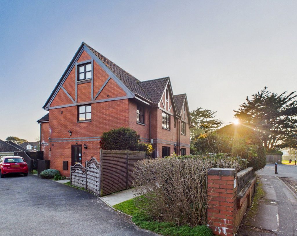 Twynham Road, Southbourne, Bournemouth, Dorset, BH6 4AN