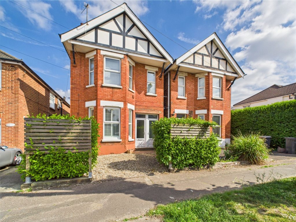 Castlemain Avenue, Southbourne, Bournemouth, BH6 5EL