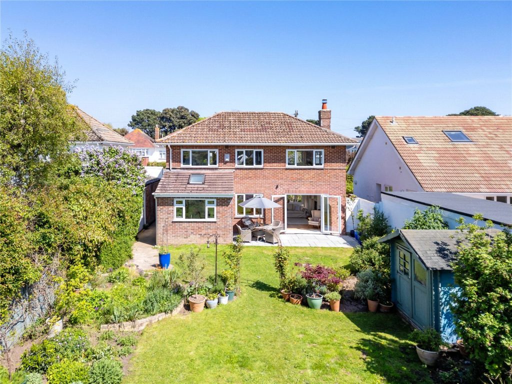 Island View Avenue, Christchurch, Dorset, BH23 4DS