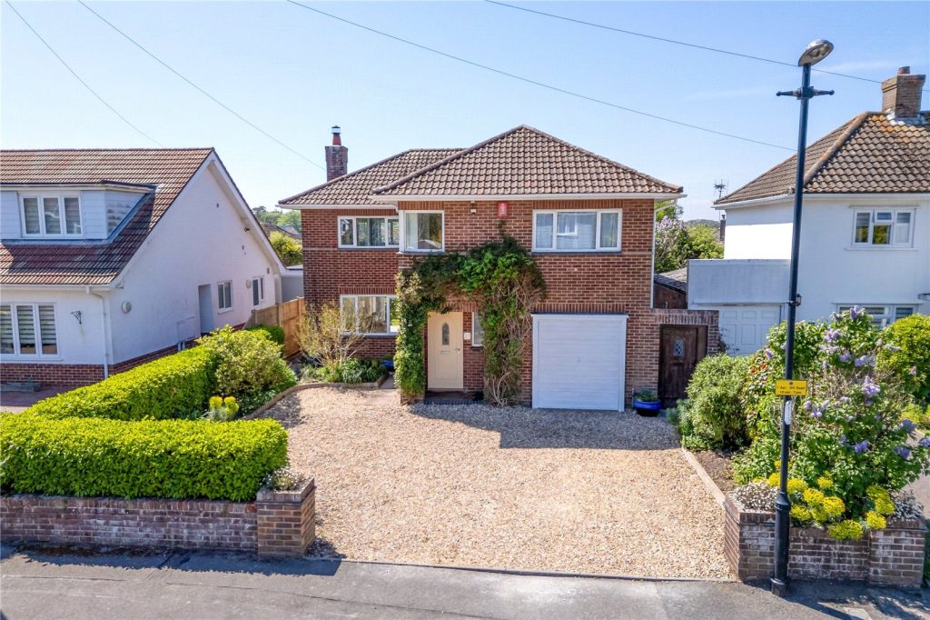 Island View Avenue, Christchurch, Dorset, BH23 4DS