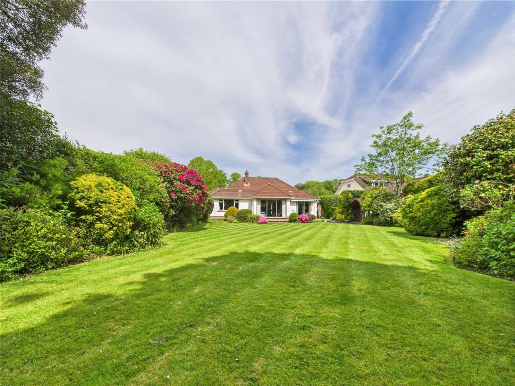 Rothesay Drive, Highcliffe, Christchurch, Dorset, BH23 4LB
