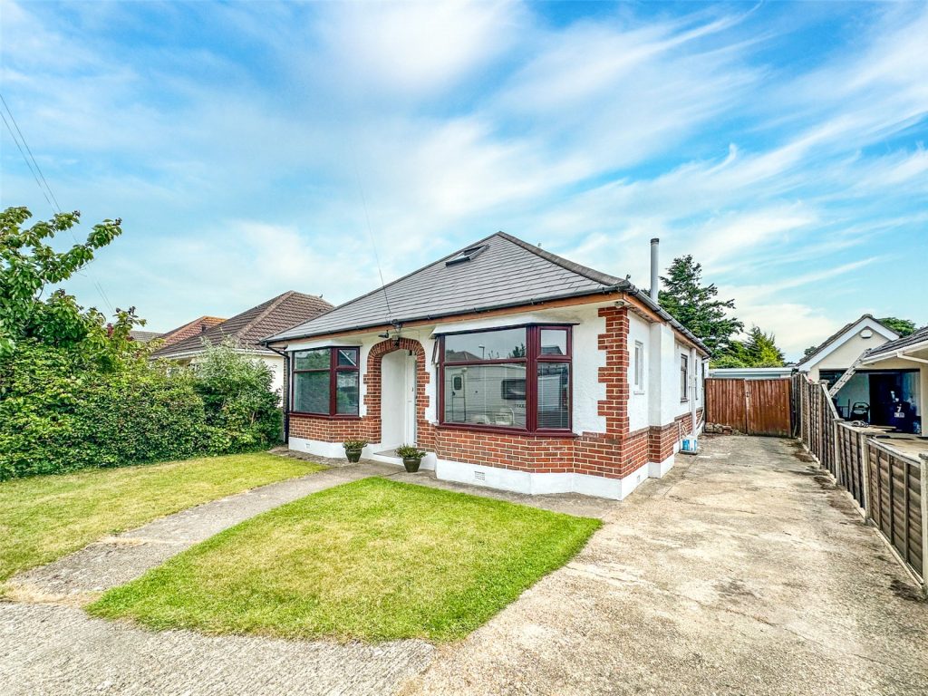 Walcott Avenue, Christchurch, Dorset, BH23 2NQ