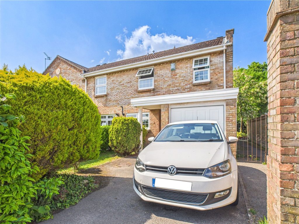St. Georges Drive, Bransgore, Christchurch, Dorset, BH23 8EZ