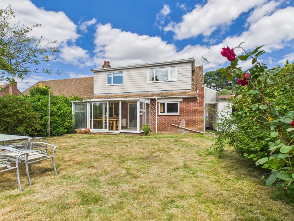 Castle Avenue, Highcliffe, Christchurch, Dorset, BH23 4LL