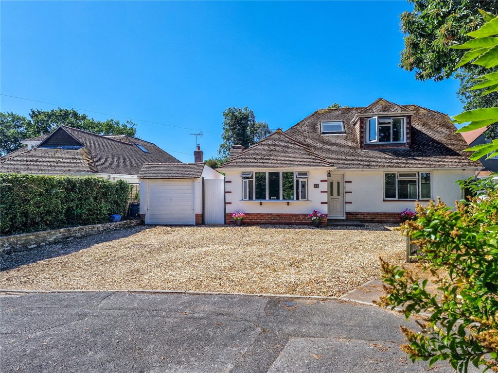 Woodhayes Avenue, Highcliffe, Dorset, BH23 4RP