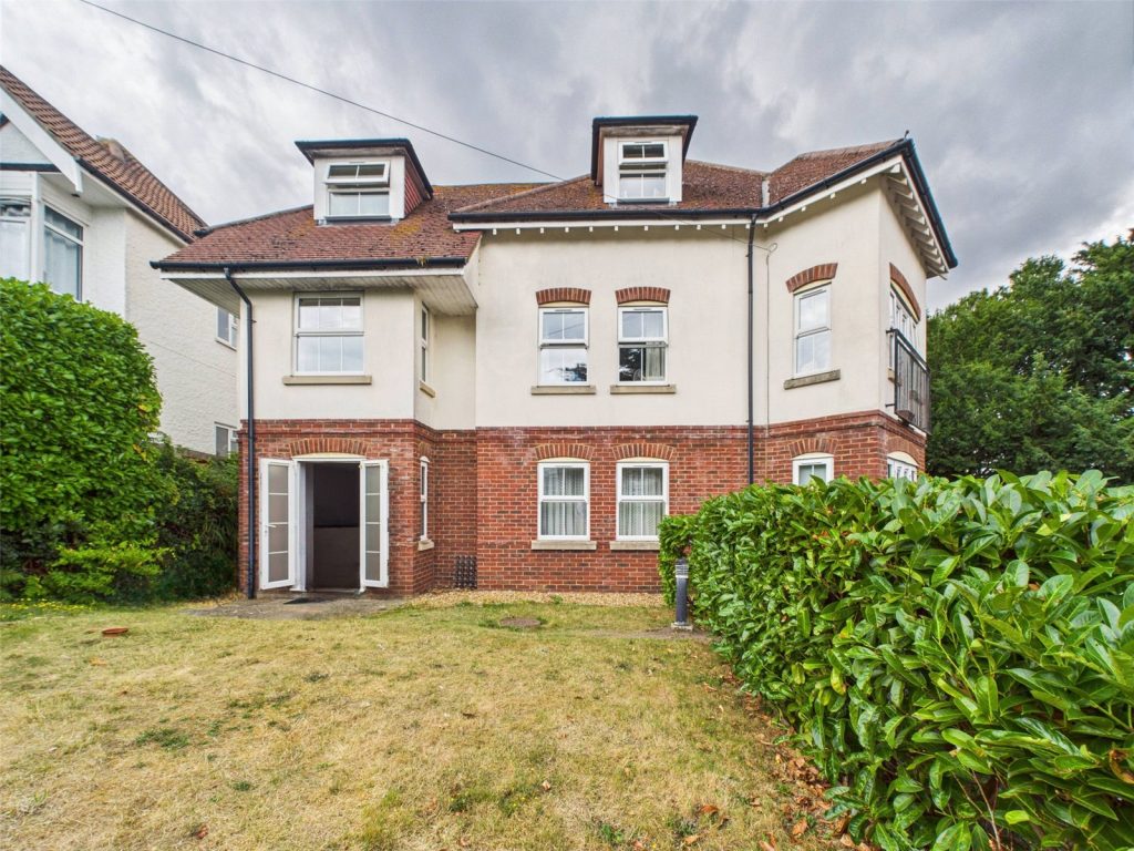 Foxholes Road, Bournemouth, BH6 3AT