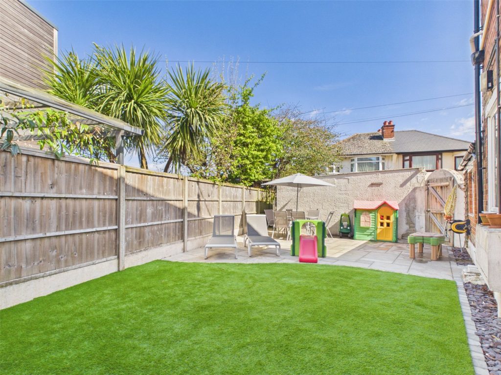 Hannington Road, Pokesdown, Bournemouth, Dorset, BH7 6JT