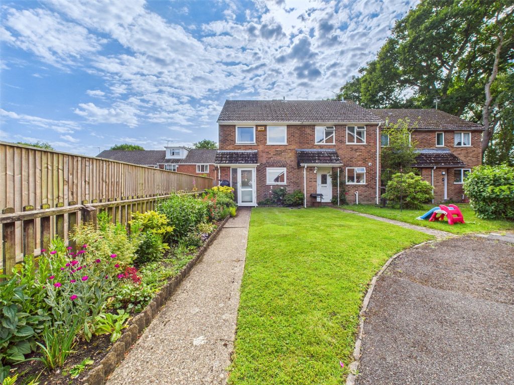 Rosehill Drive, Bransgore, Christchurch, Dorset, BH23 8NR