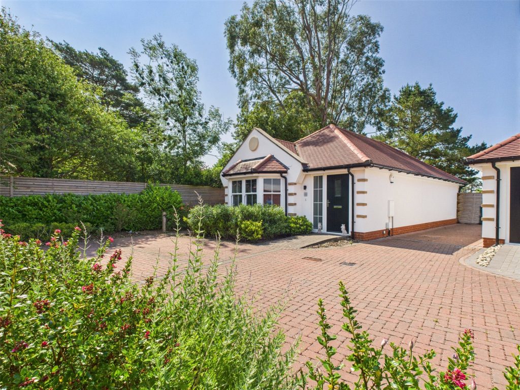 The Glen, Walkford, Christchurch, Dorset, BH23 5FS