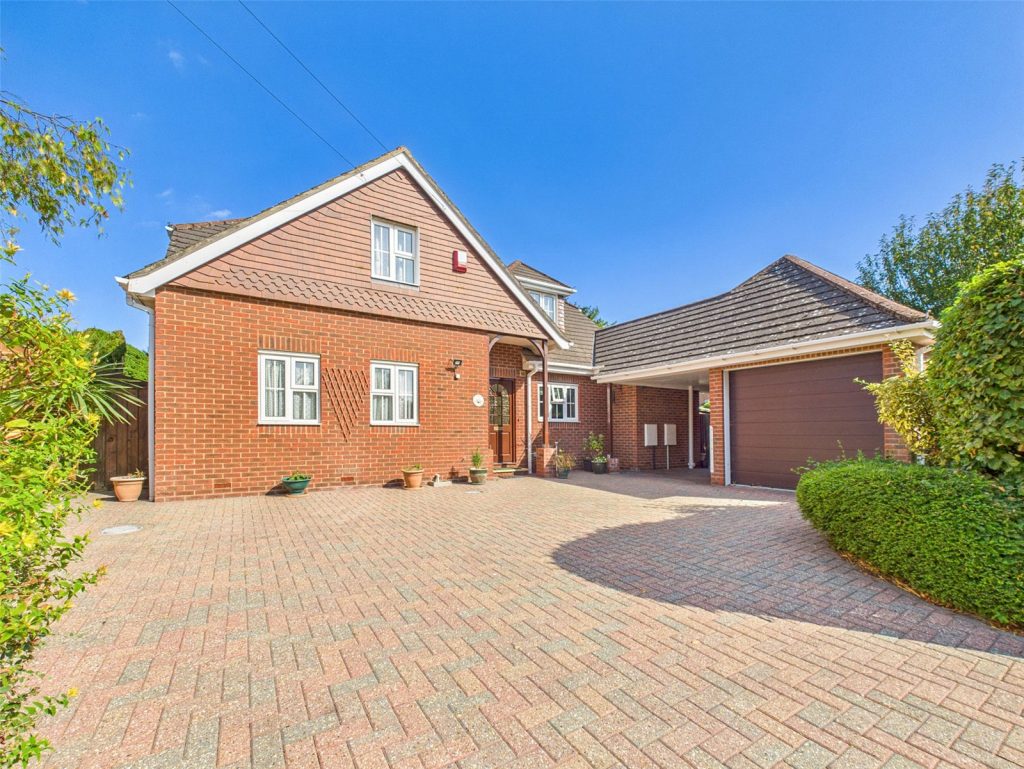 West Road, Bransgore, Christchurch, Dorset, BH23 8BQ