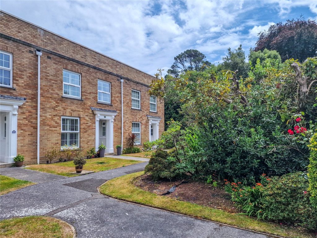 Oakwood Road, Highcliffe, Christchurch, Dorset, BH23 5NH