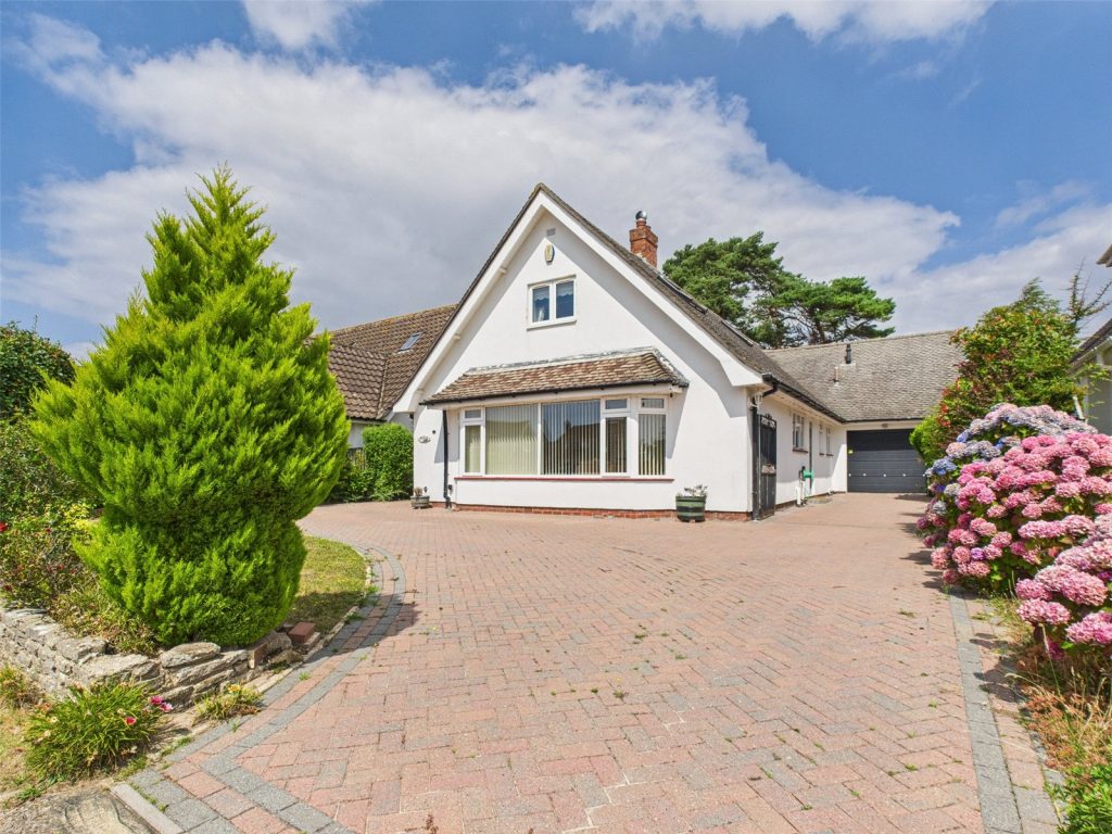 Waterford Gardens, Highcliffe, Christchurch, Dorset, BH23 5DP