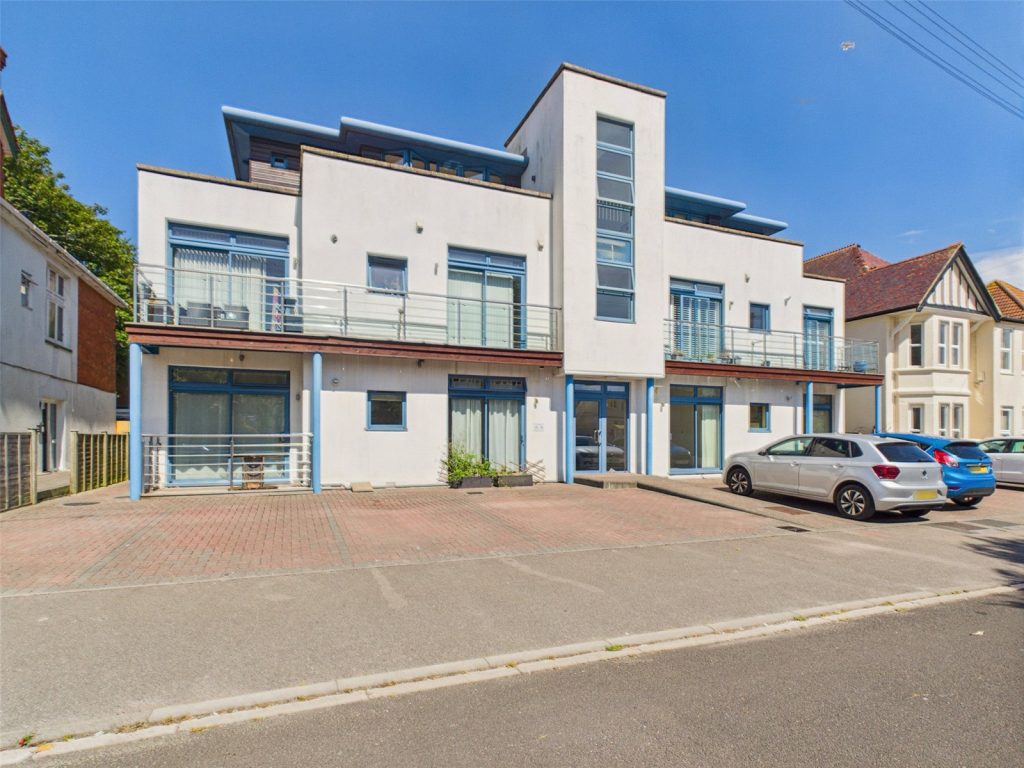 Stourcliffe Avenue, Bournemouth, Dorset, BH6 3PT