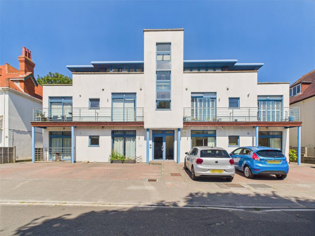 Stourcliffe Avenue, Bournemouth, Dorset, BH6 3PT