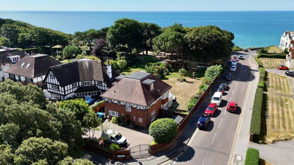 Boscombe Cliff Road, Bournemouth, Dorset, BH5 1JL