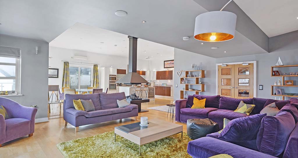 Slades Estate Agents - News - SHOWCASING YOUR HOMES BEST ASSETS