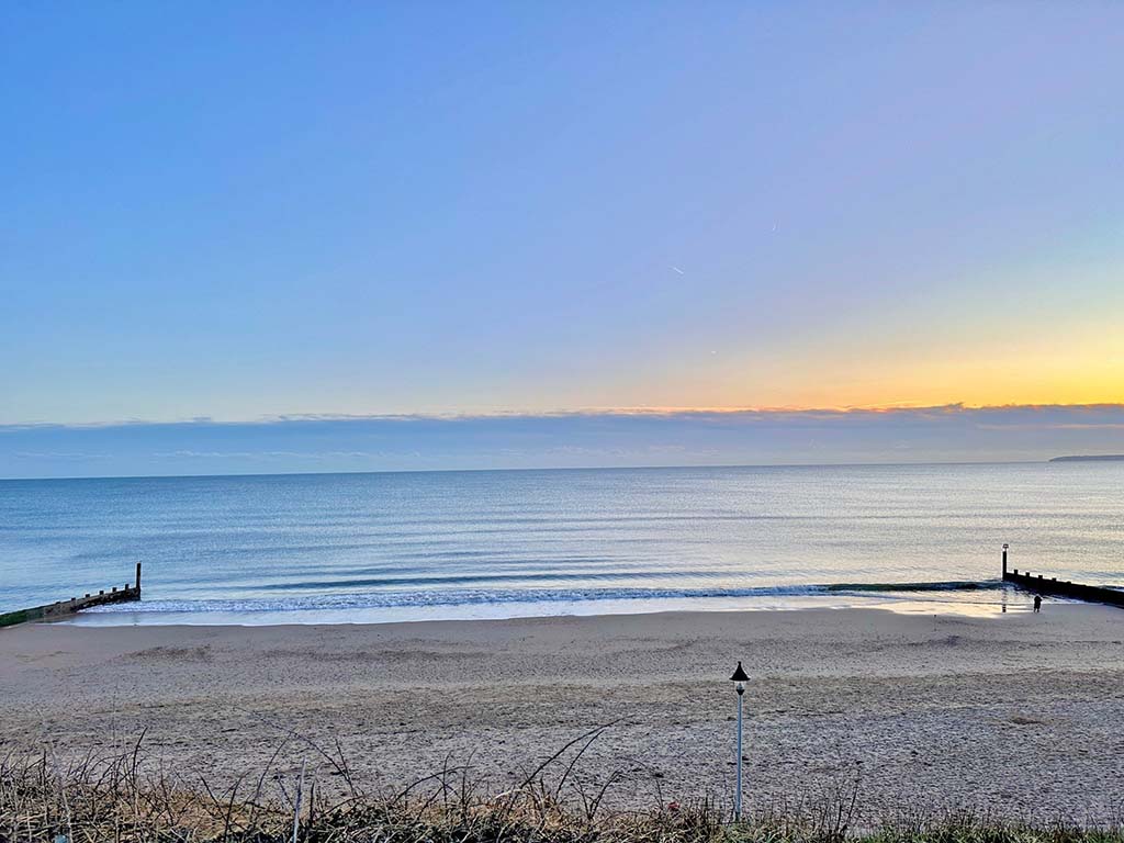 Slades Estate Agents - News - THE ALLURE OF BEACHFRONT LIVING